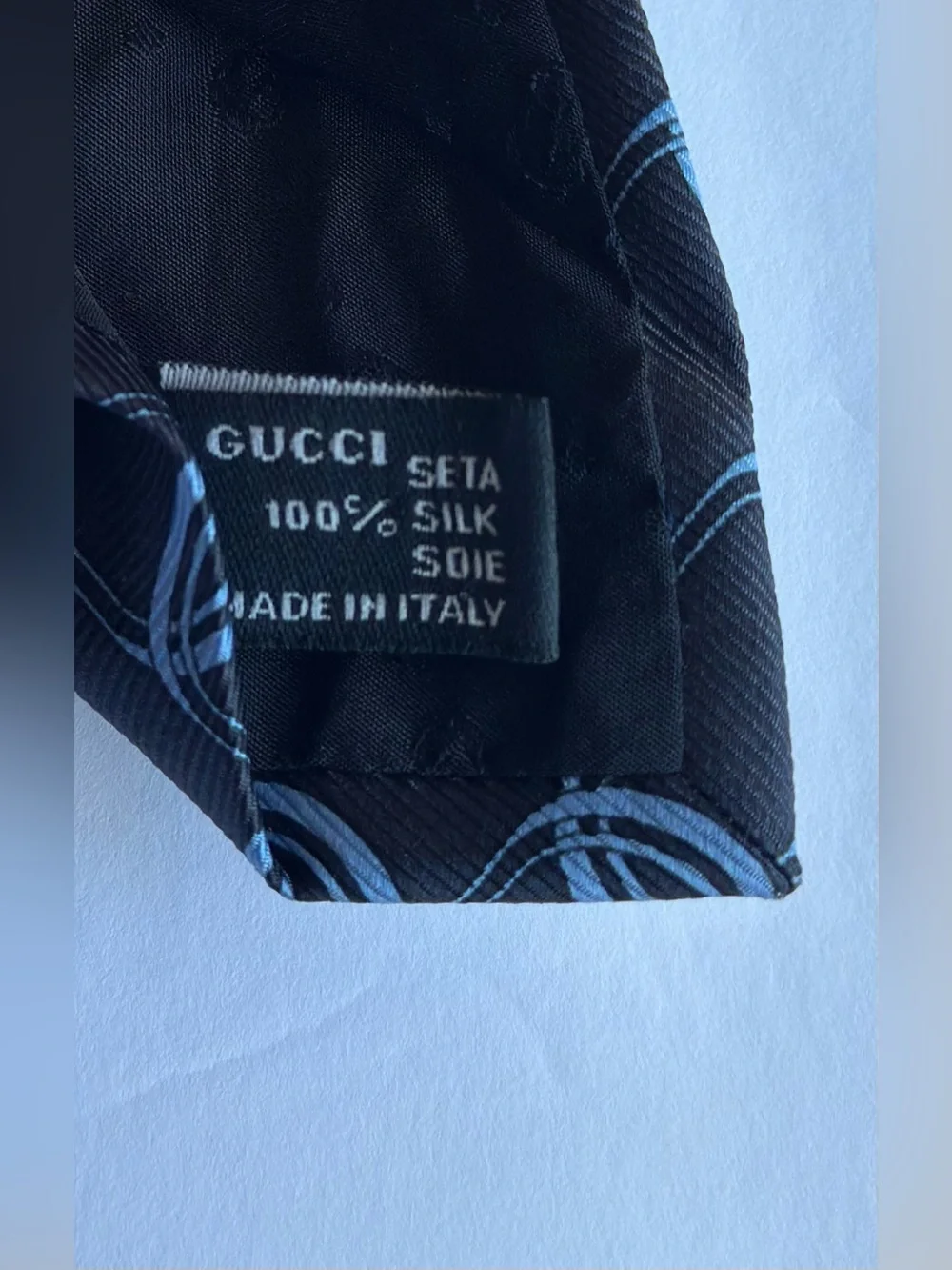 Gucci Tie Blue Interlocking Chain Pattern Made in Italy 100% Silk